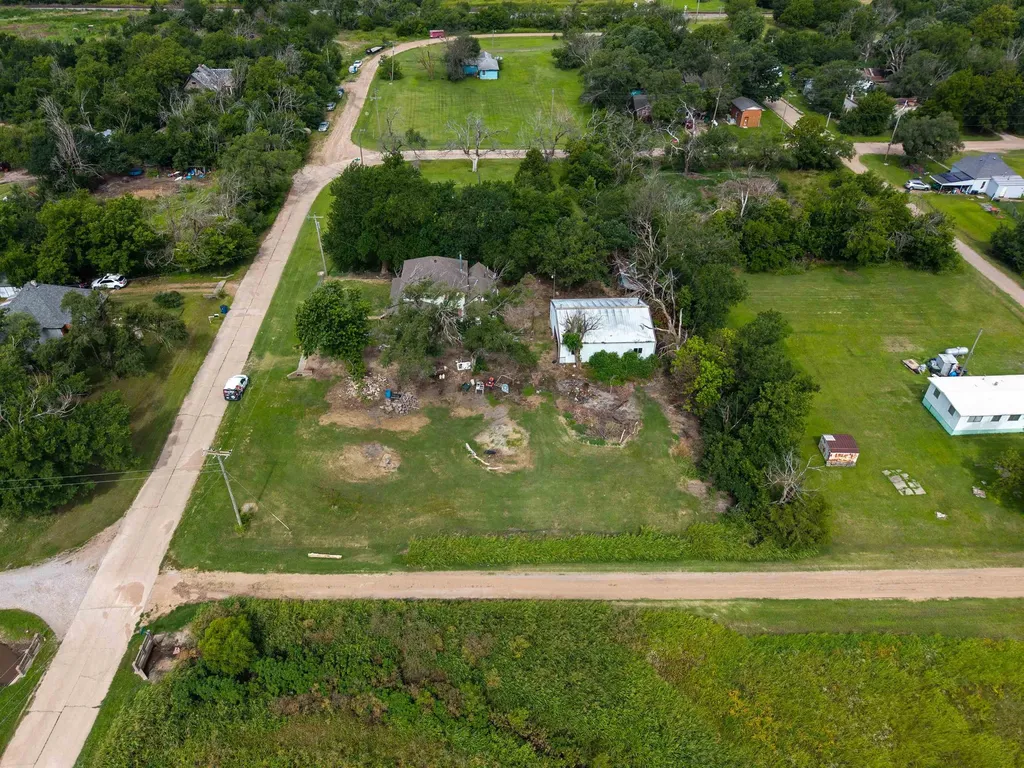 572 E 76th N Wellington KS 67152