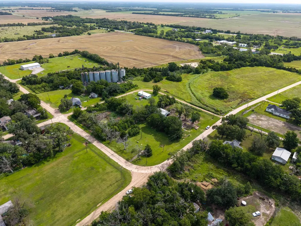 572 E 76th N Wellington KS 67152
