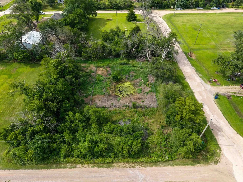 572 E 76th N Wellington KS 67152