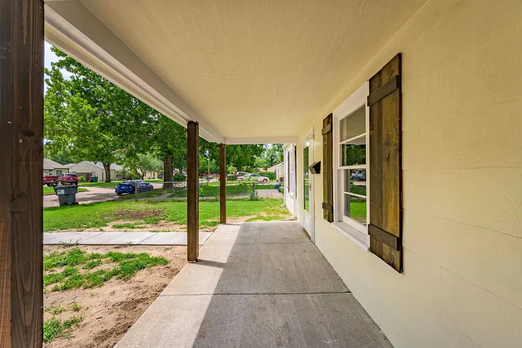 2101 S Madison Avenue Wichita KS 67211-5414