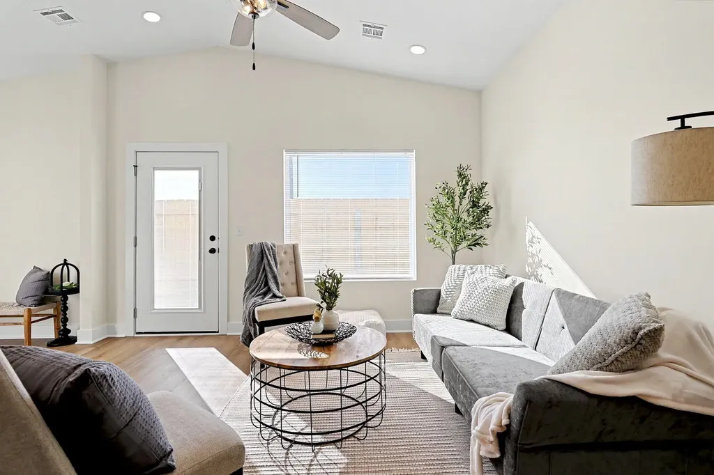 3827 S Bluelake Court Wichita KS 67215