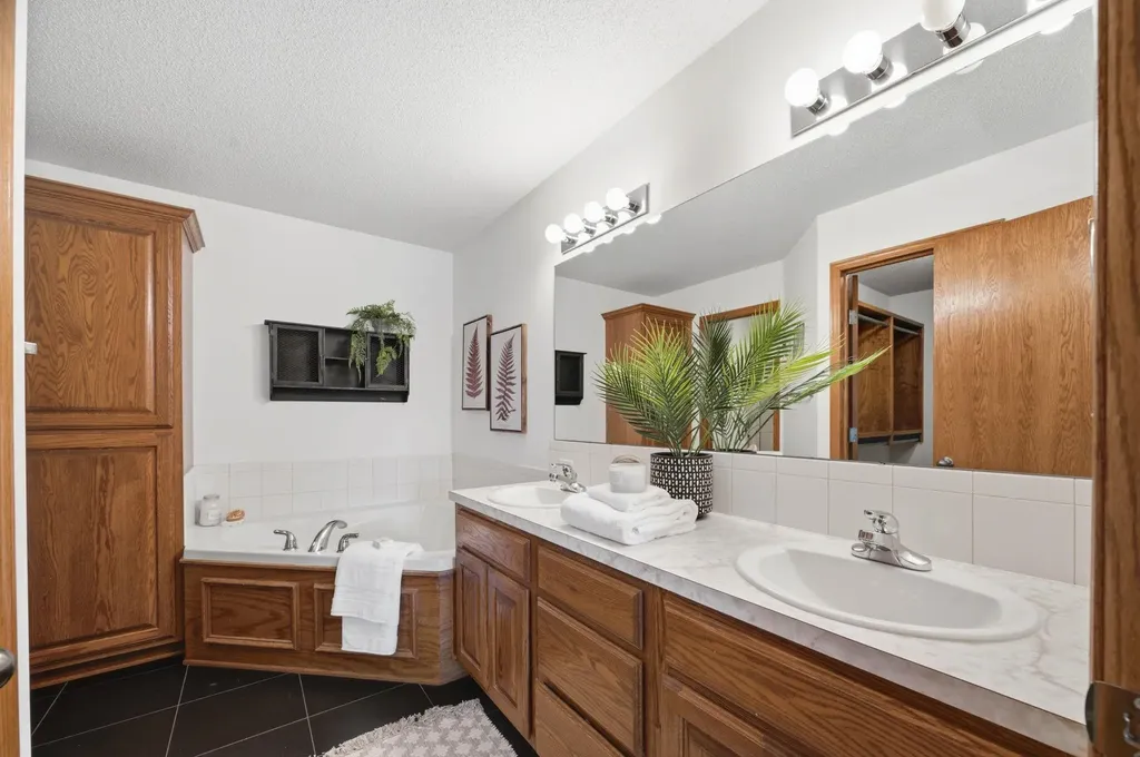 14012 W Highland Springs Court Wichita KS 67235