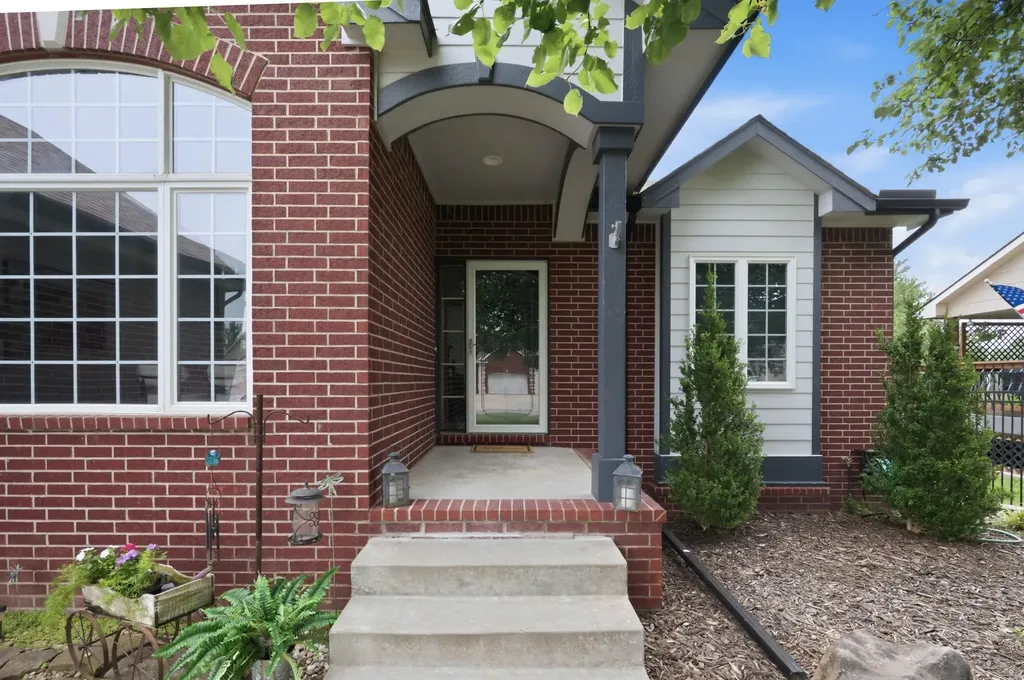 14012 W Highland Springs Court Wichita KS 67235