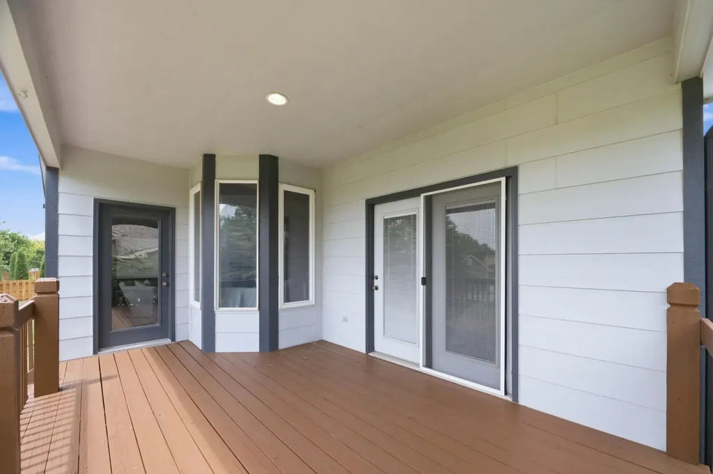 14012 W Highland Springs Court Wichita KS 67235