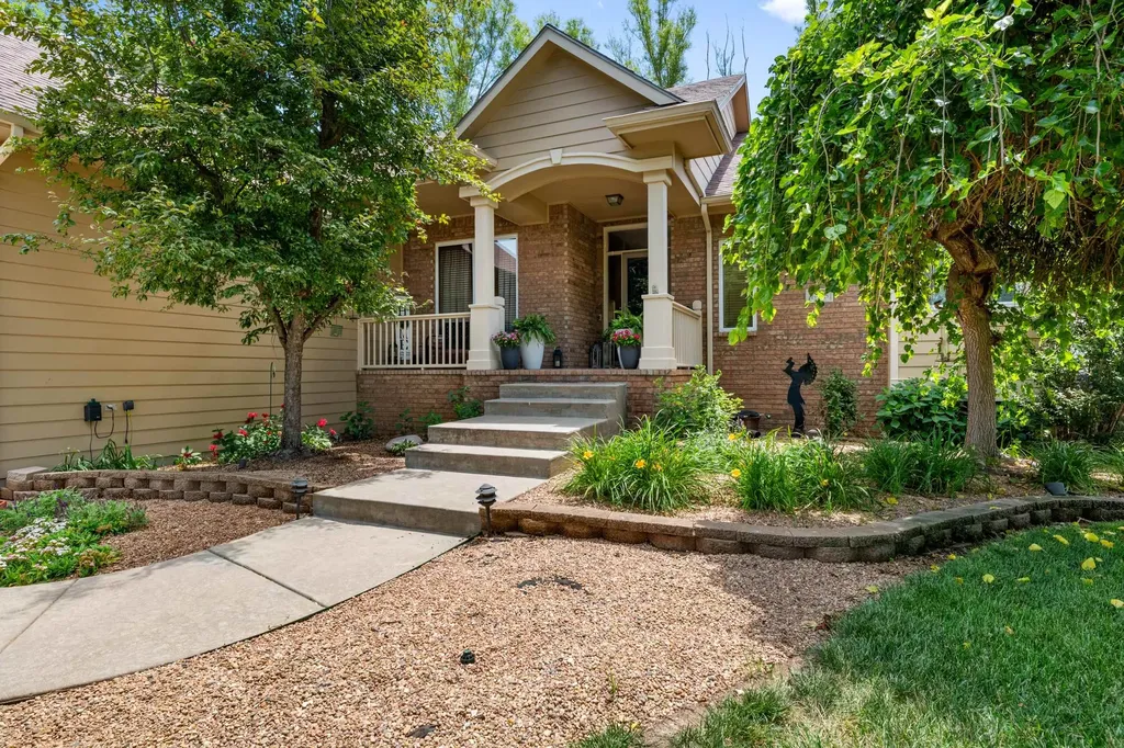1405 E Hidden Ridge Court Derby KS 67037