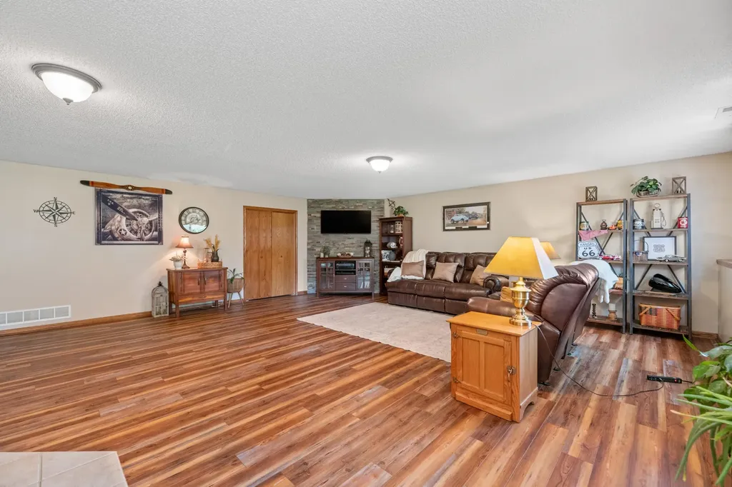 1405 E Hidden Ridge Court Derby KS 67037