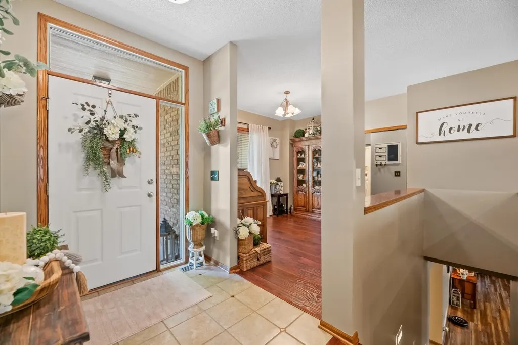 1405 E Hidden Ridge Court Derby KS 67037