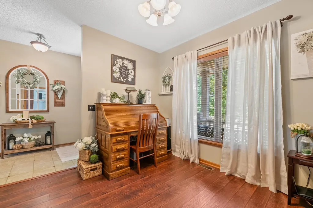 1405 E Hidden Ridge Court Derby KS 67037