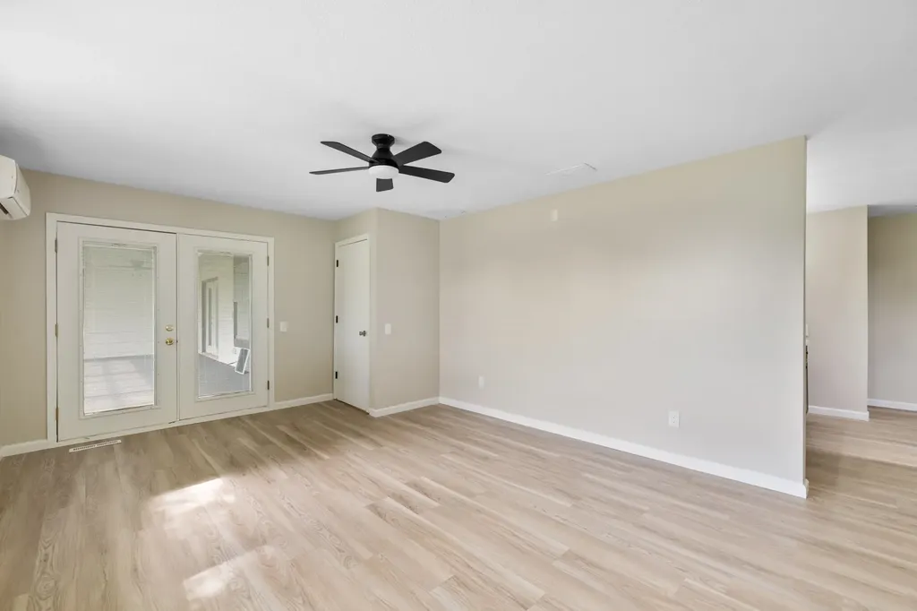 8909 S Spencer Sedgwick KS 67135