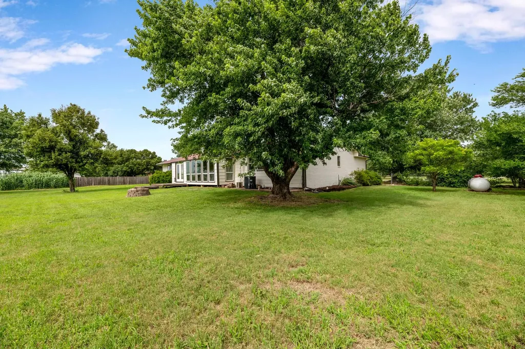 8909 S Spencer Sedgwick KS 67135