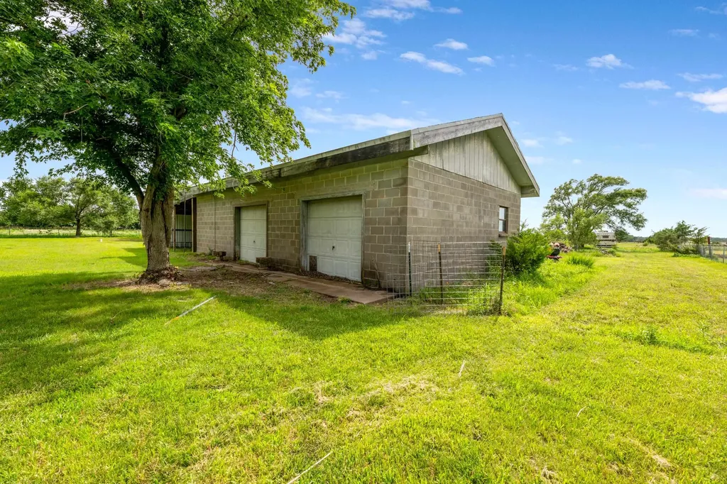 8909 S Spencer Sedgwick KS 67135