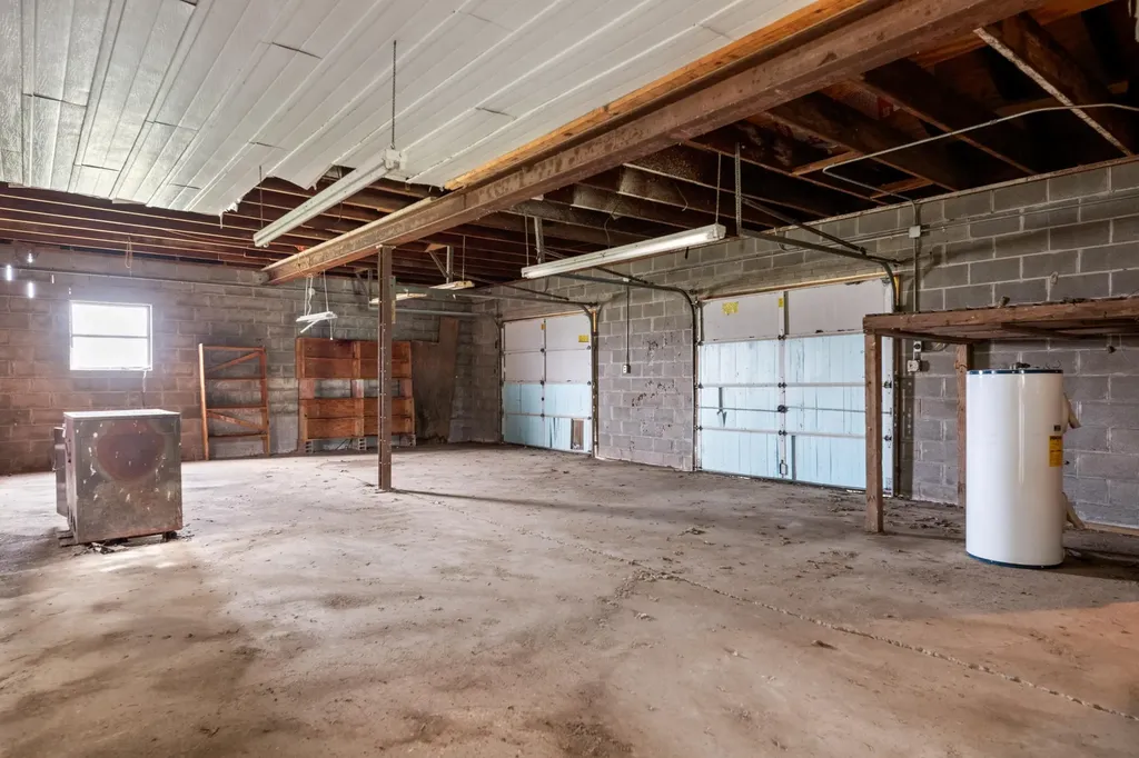 8909 S Spencer Sedgwick KS 67135