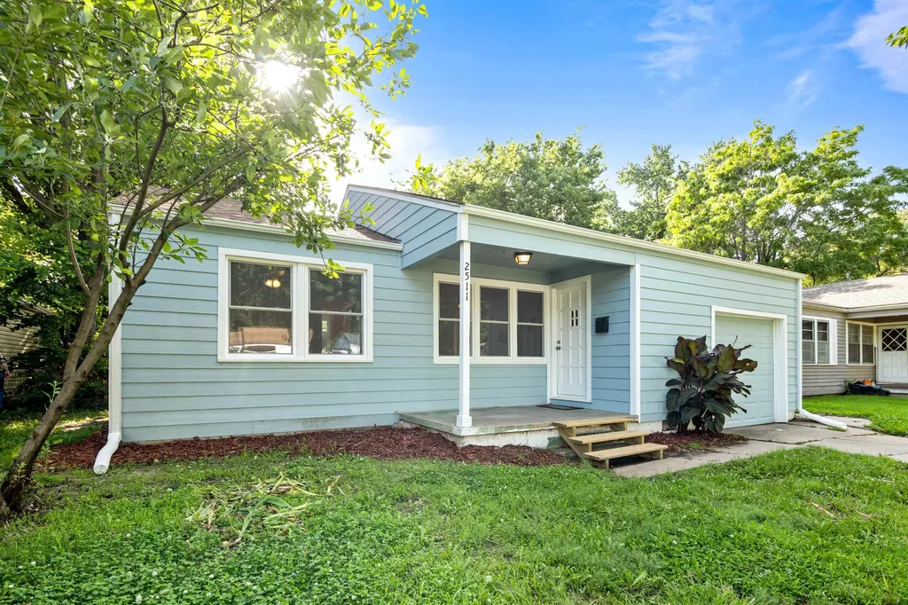 2511 S Victoria Wichita KS 67216