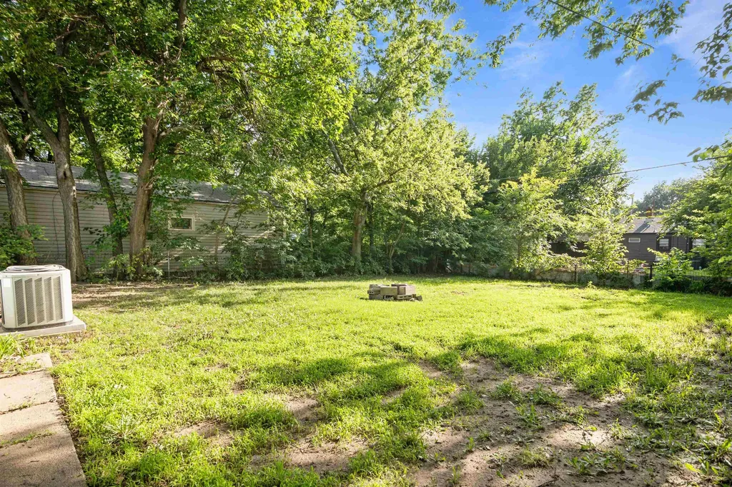 2511 S Victoria Wichita KS 67216