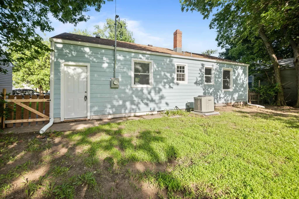2511 S Victoria Wichita KS 67216