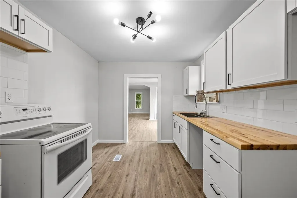 2627 E 2nd Avenue Hutchinson KS 67501