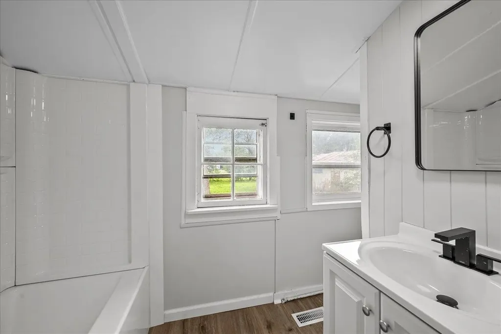 2627 E 2nd Avenue Hutchinson KS 67501