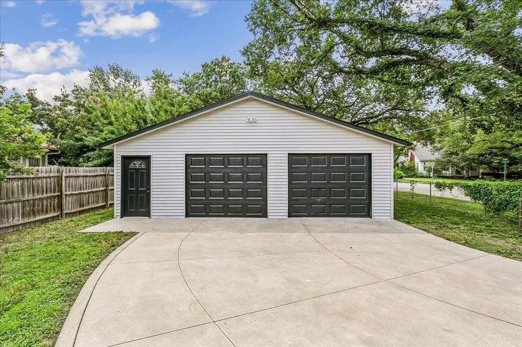 2718 E Orme Street Wichita KS 67211