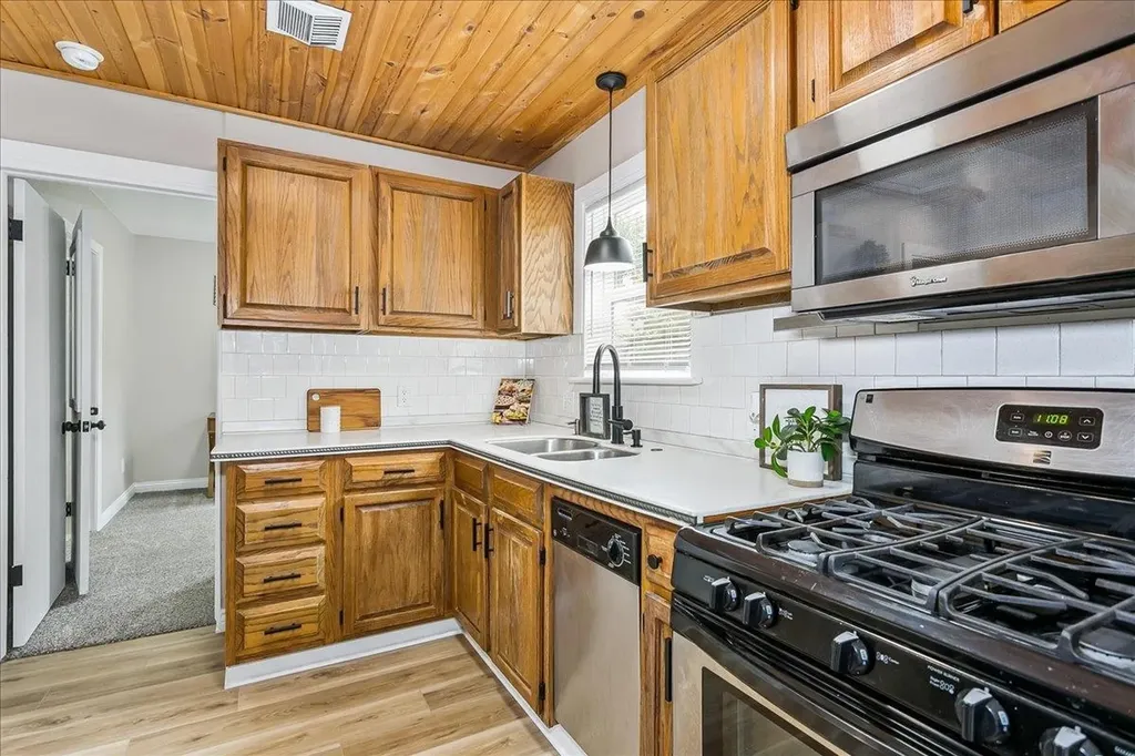 2718 E Orme Street Wichita KS 67211