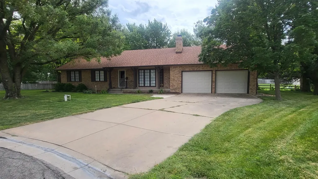 840 Trinity Court Newton KS 67114