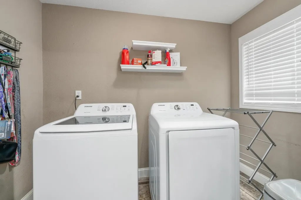 1230 N Bobbie Street Augusta KS 67010