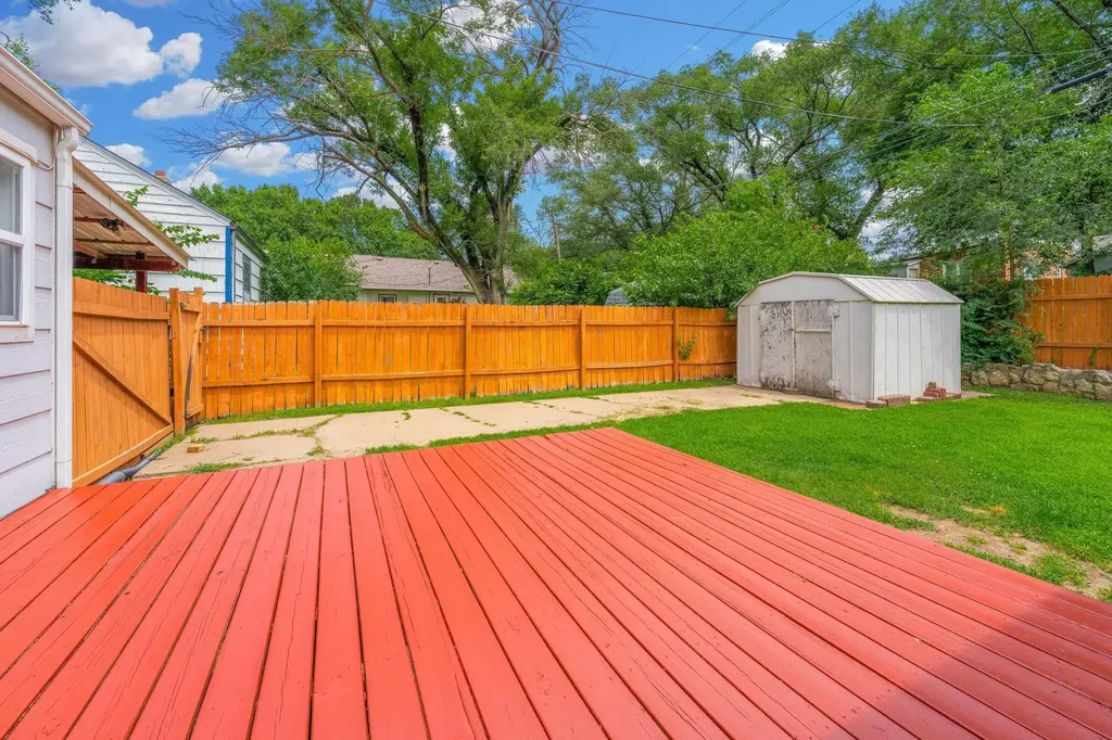 1230 N Bobbie Street Augusta KS 67010