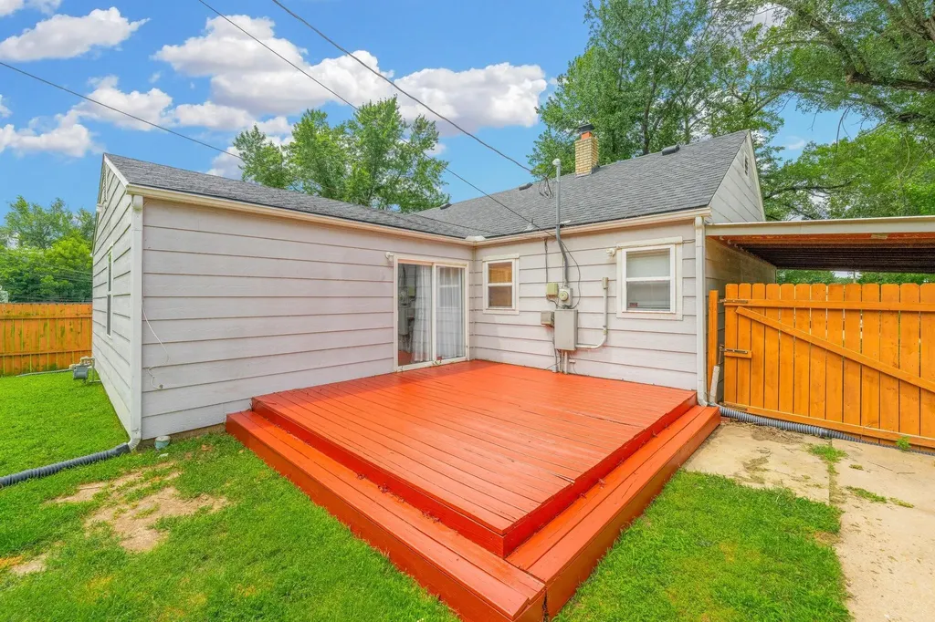 1230 N Bobbie Street Augusta KS 67010