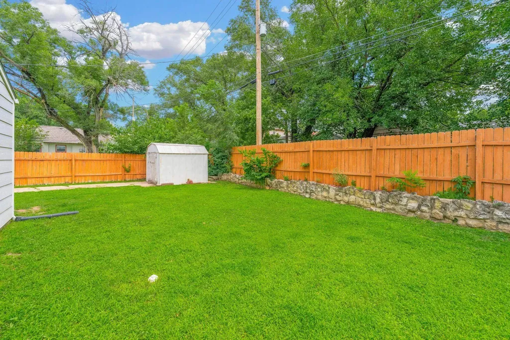 1230 N Bobbie Street Augusta KS 67010