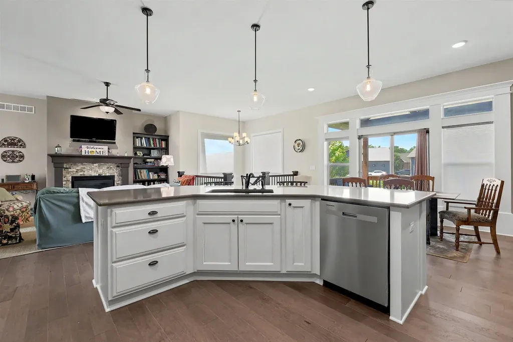 1615 N Obsidian Street Wichita KS 67235
