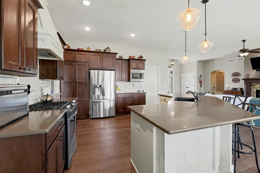 1615 N Obsidian Street Wichita KS 67235