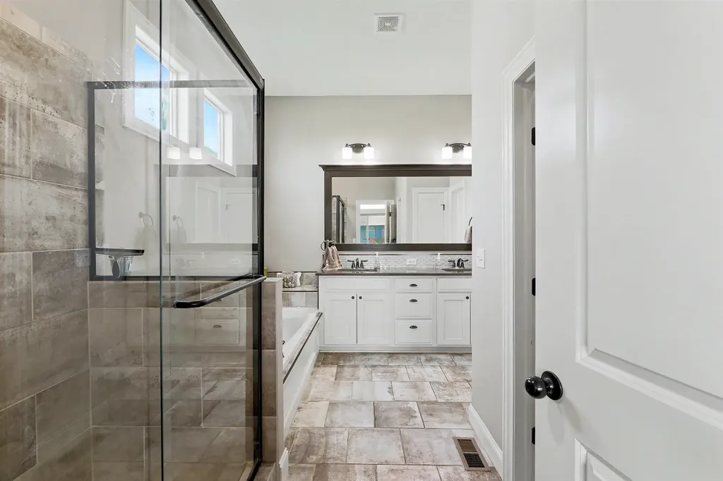 1615 N Obsidian Street Wichita KS 67235