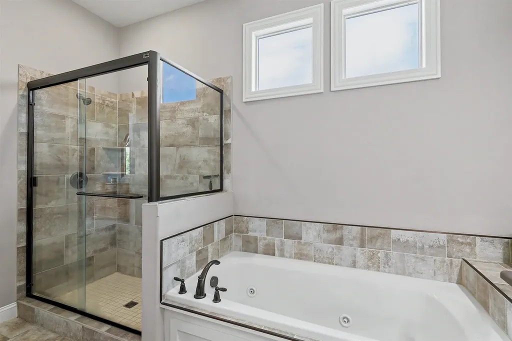 1615 N Obsidian Street Wichita KS 67235