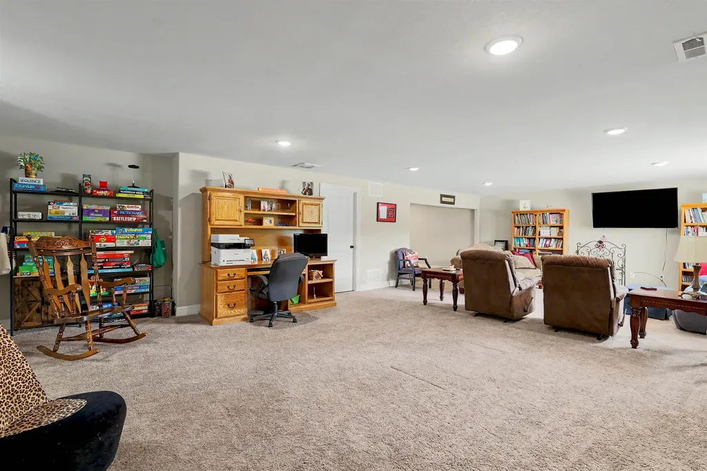 1615 N Obsidian Street Wichita KS 67235