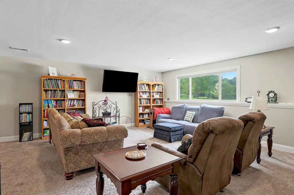 1615 N Obsidian Street Wichita KS 67235