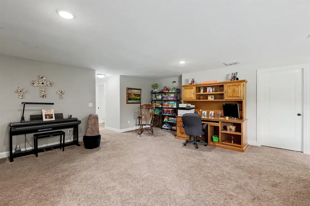 1615 N Obsidian Street Wichita KS 67235