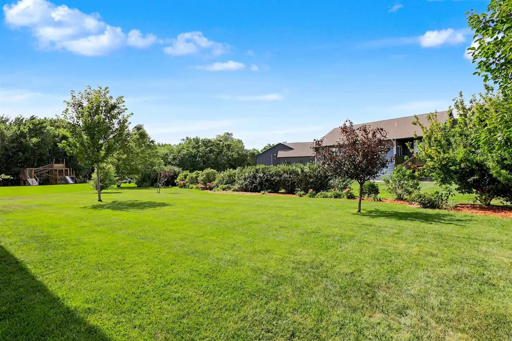 1615 N Obsidian Street Wichita KS 67235