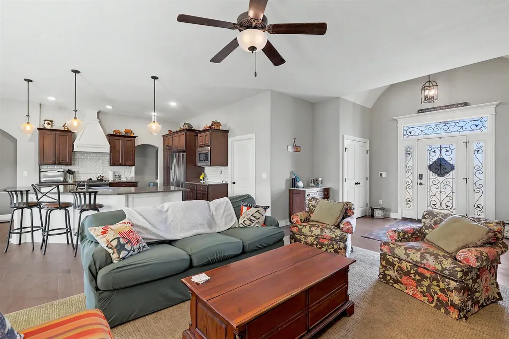 1615 N Obsidian Street Wichita KS 67235