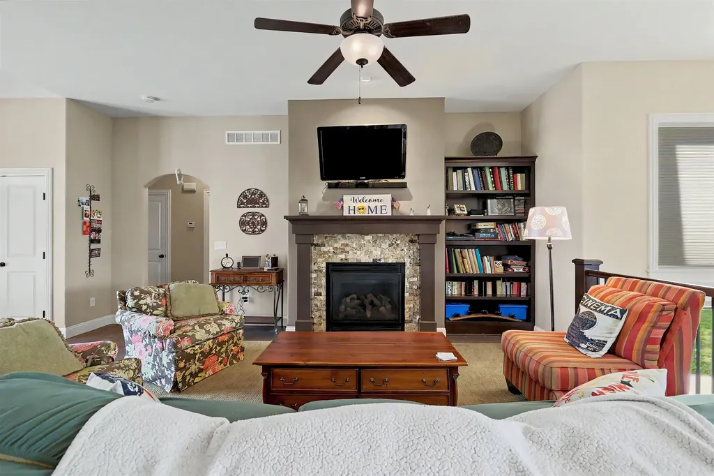 1615 N Obsidian Street Wichita KS 67235