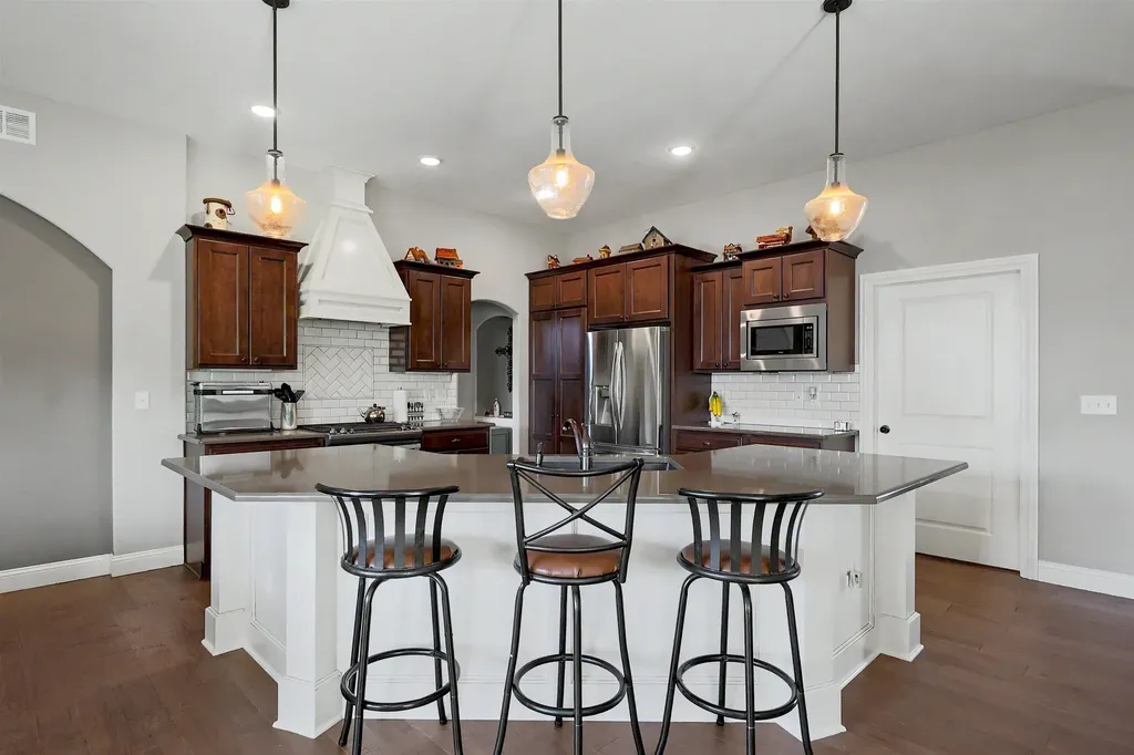 1615 N Obsidian Street Wichita KS 67235