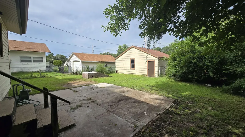 614 N C Street Arkansas City KS 67005