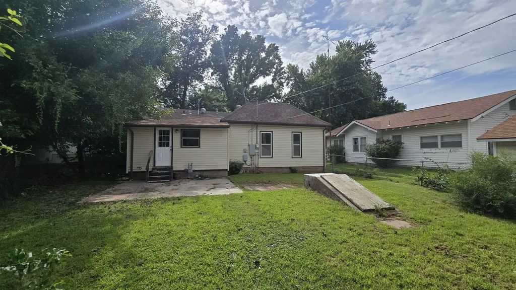 614 N C Street Arkansas City KS 67005