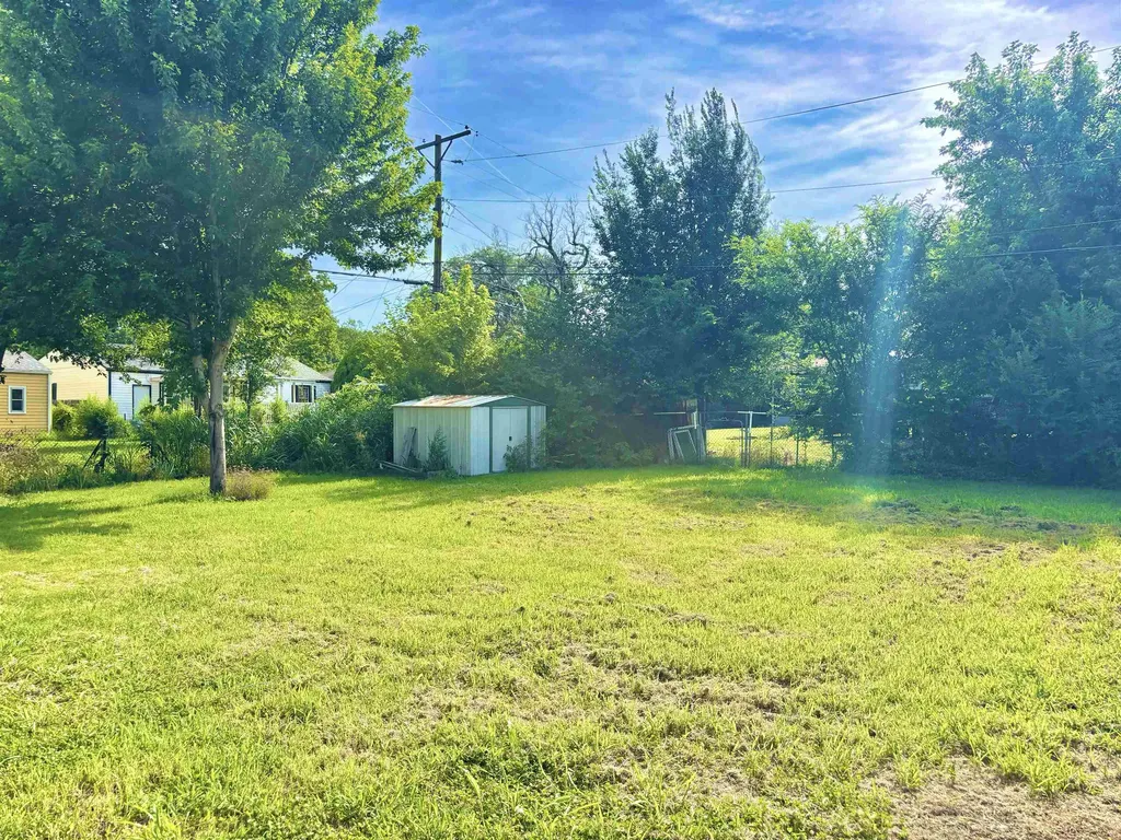 1772 S Clifton Wichita KS 67218