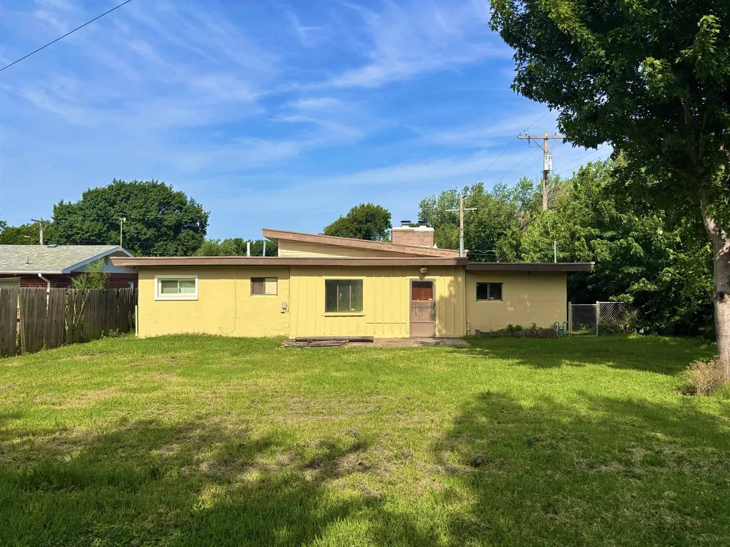 1772 S Clifton Wichita KS 67218
