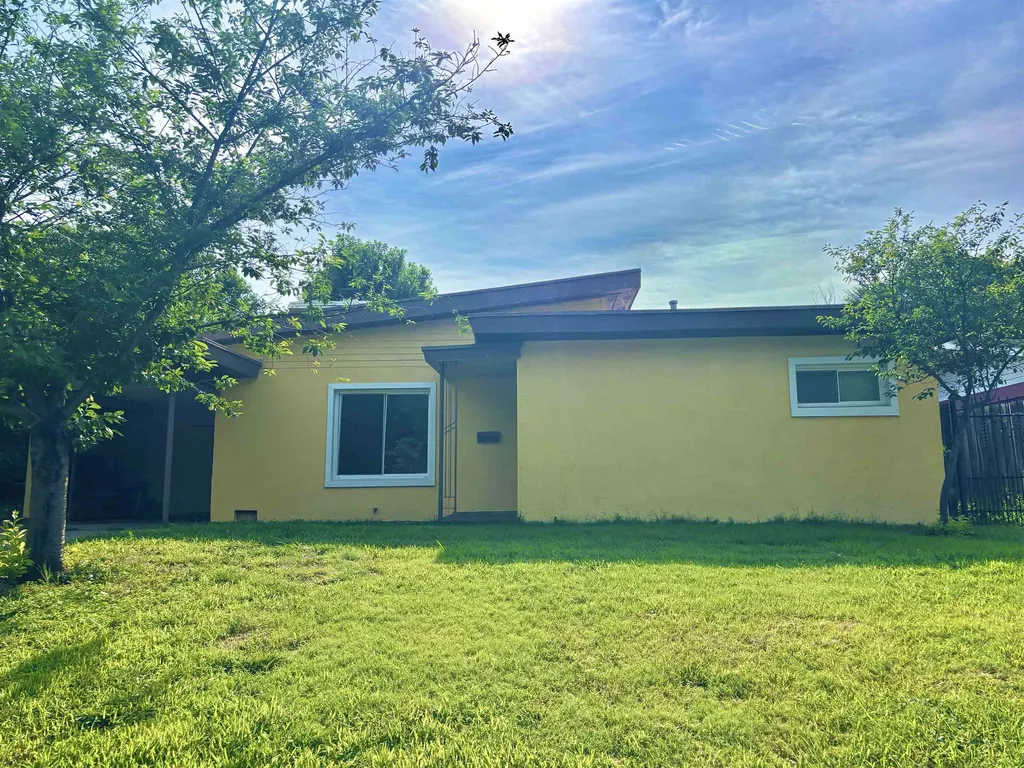 1772 S Clifton Wichita KS 67218