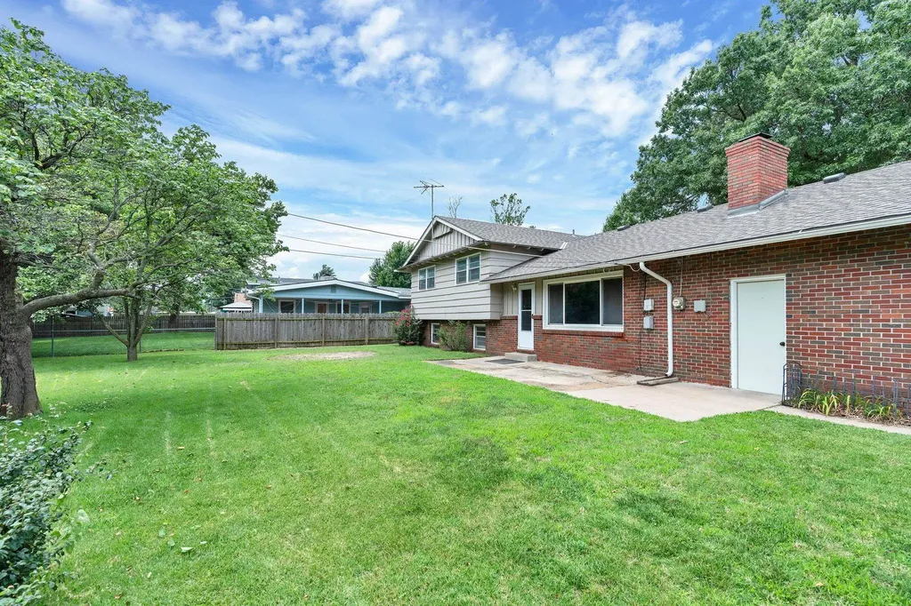1210 N Farmstead Street Wichita KS 67208