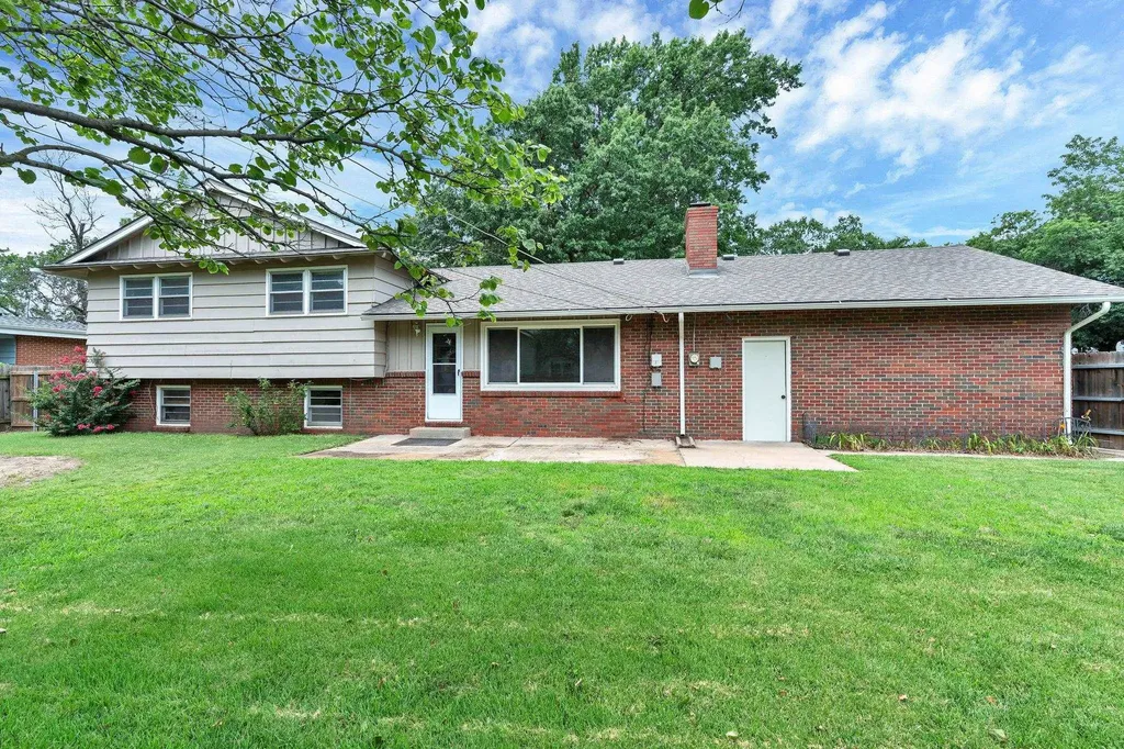 1210 N Farmstead Street Wichita KS 67208