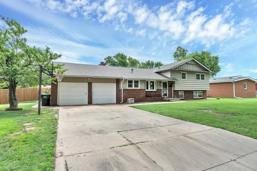 1210 N Farmstead Street Wichita KS 67208