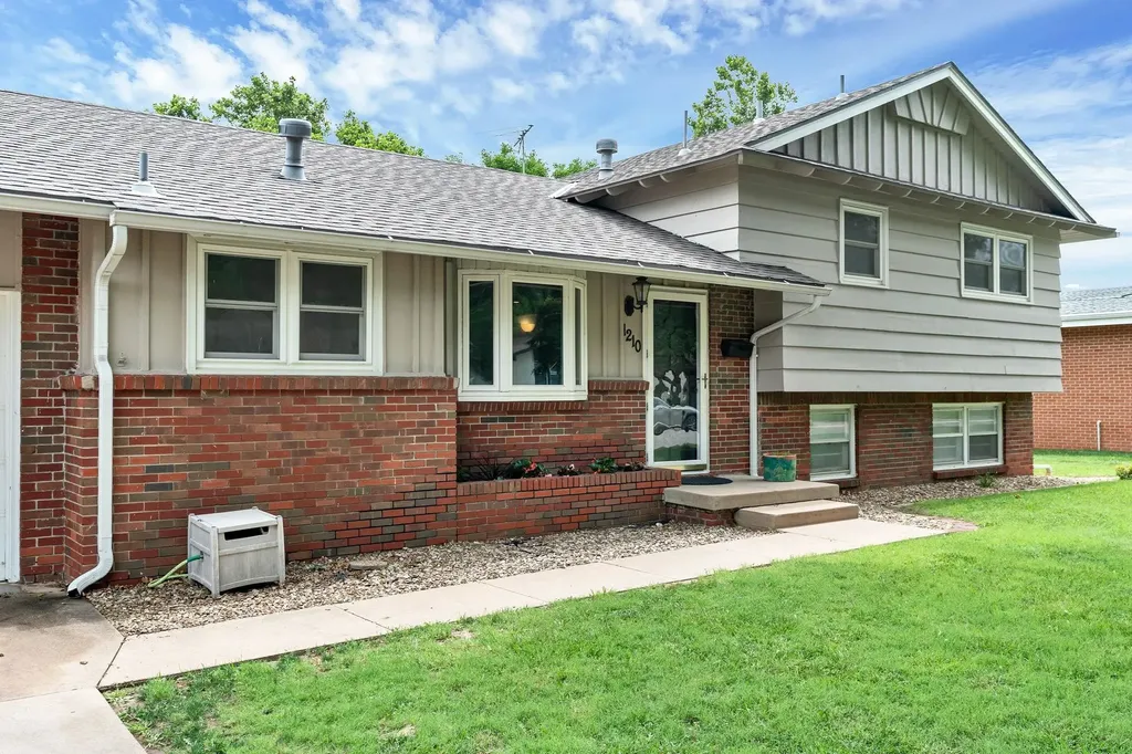 1210 N Farmstead Street Wichita KS 67208