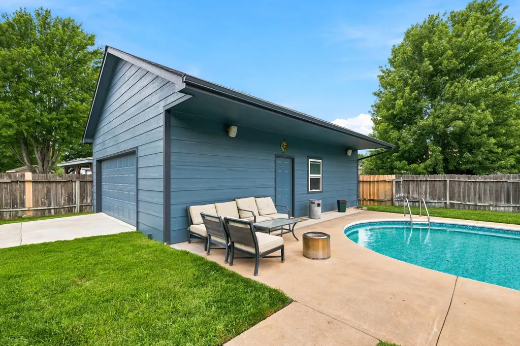 1308 W Loring Haysville KS 67060