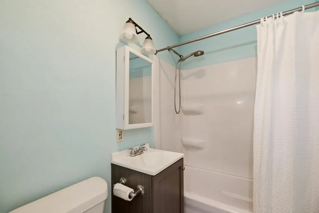 1838 N Green Wichita KS 67214